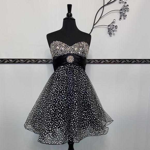 Black Sparkle Short Dress - Picture 1 of 3